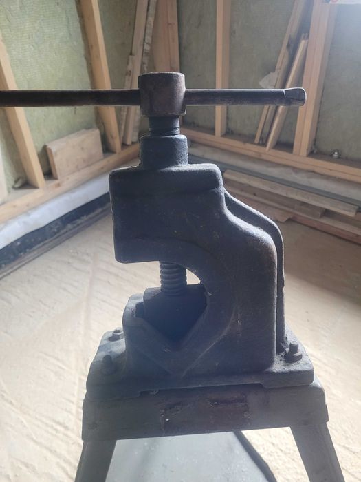 Imadło do rur-prasa