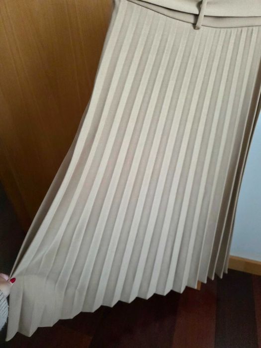 NOVA | Saia midi creme escura, tamanho 36