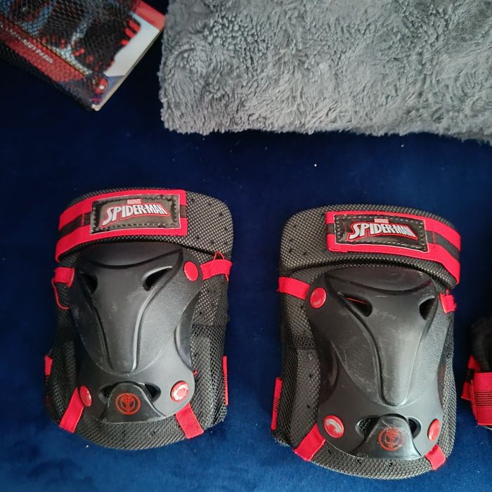 Kask plus ochraniacze Spiderman xs 44-48cm