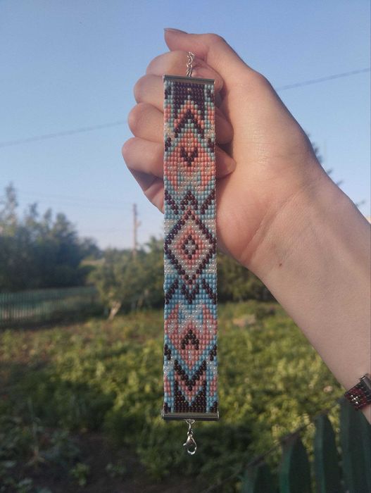Браслет з бісеру. Фенечка. Прикраса ручної роботи