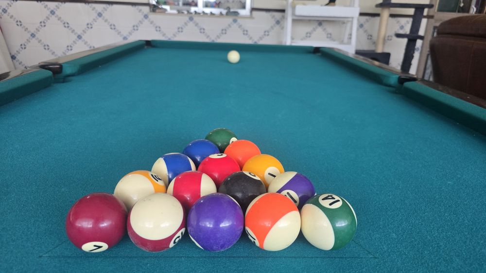 Mesa de Snooker / Bilhar 
Vende-se mesa de snooker em bo