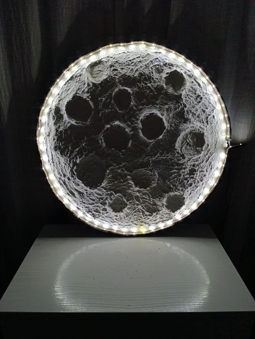 Candeeiro de parede. Luz de presença
