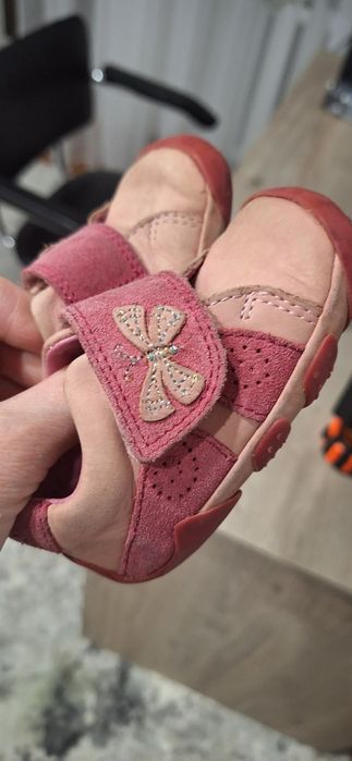 Взуття для дівчинки