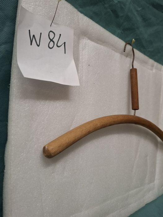 Wieszak drewniany na ubrania przedwojenny