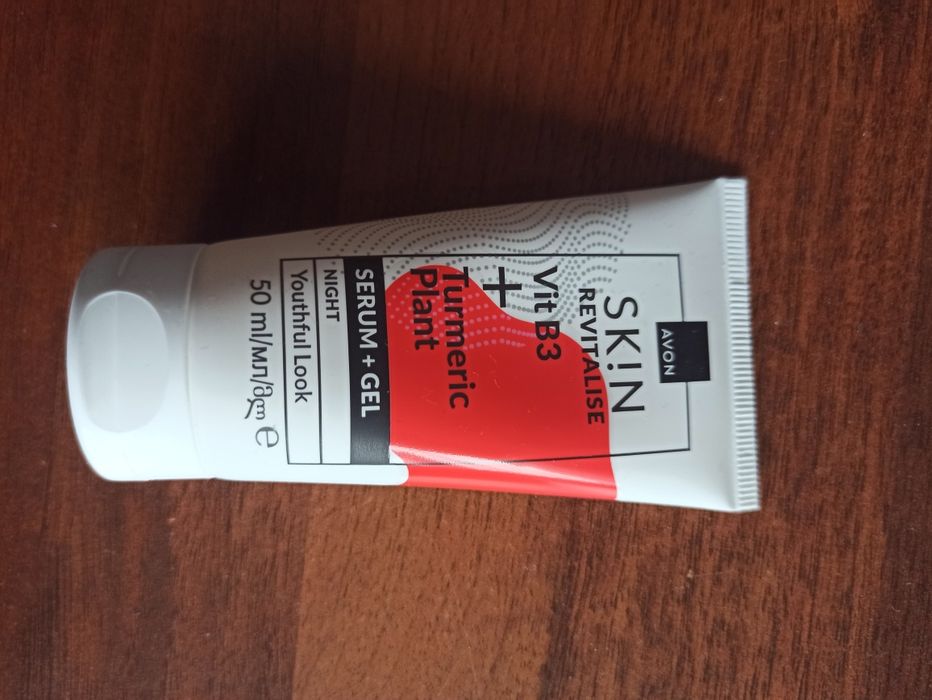 Avon SKIN - Rewitalizujące serum i żel do twarzy na noc 2 w 1 - nowość