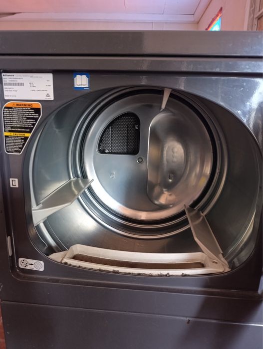 Продаётся профессиональная сушильная машина Alliance Laundry Systems