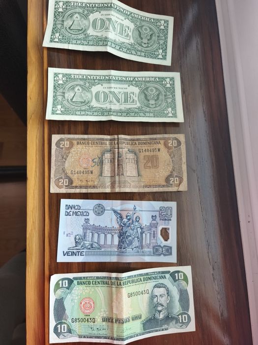 Notas antigas em bom estado