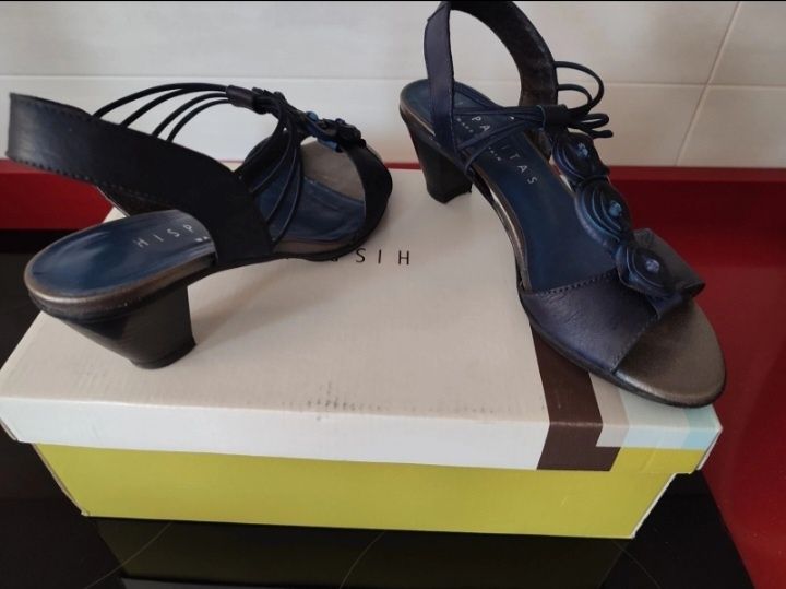 Sandálias hispanitas