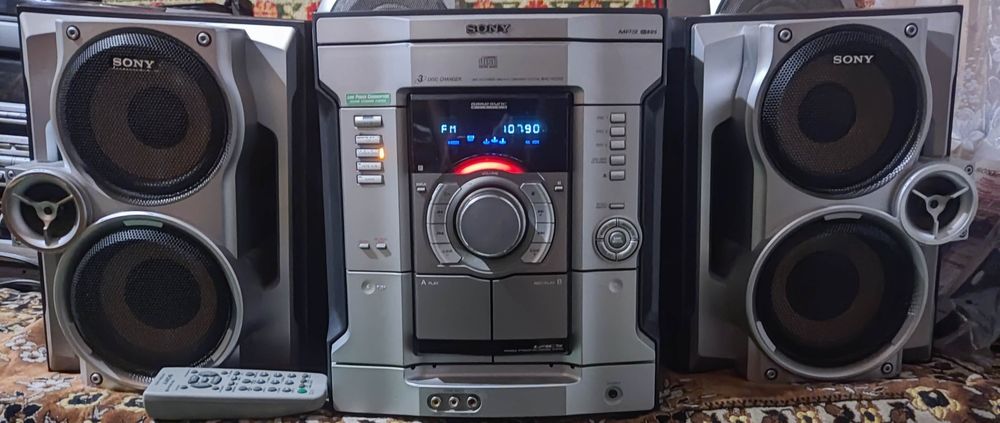Музыкальный центр  Sony  rg 310 в гарному стані