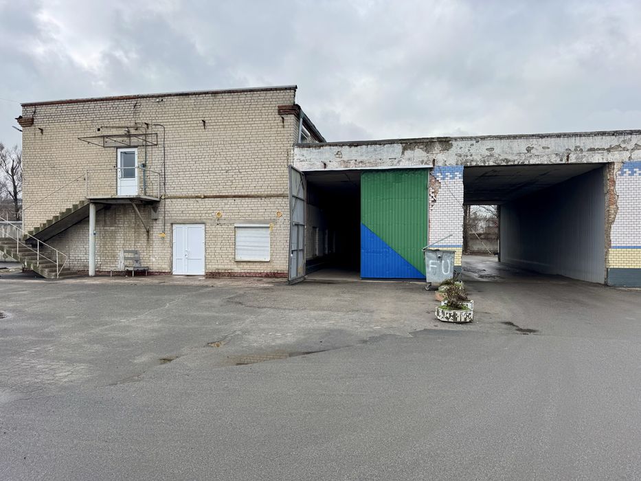 Помещение 108 м2, смотровая яма,длинна 18 м, ширина 6м. СТО, СКЛАД.