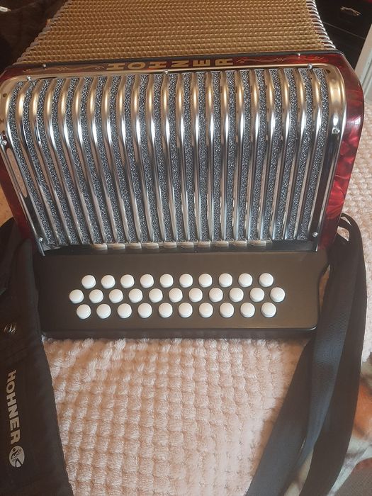Concertina Hohner 3a voz em Sol