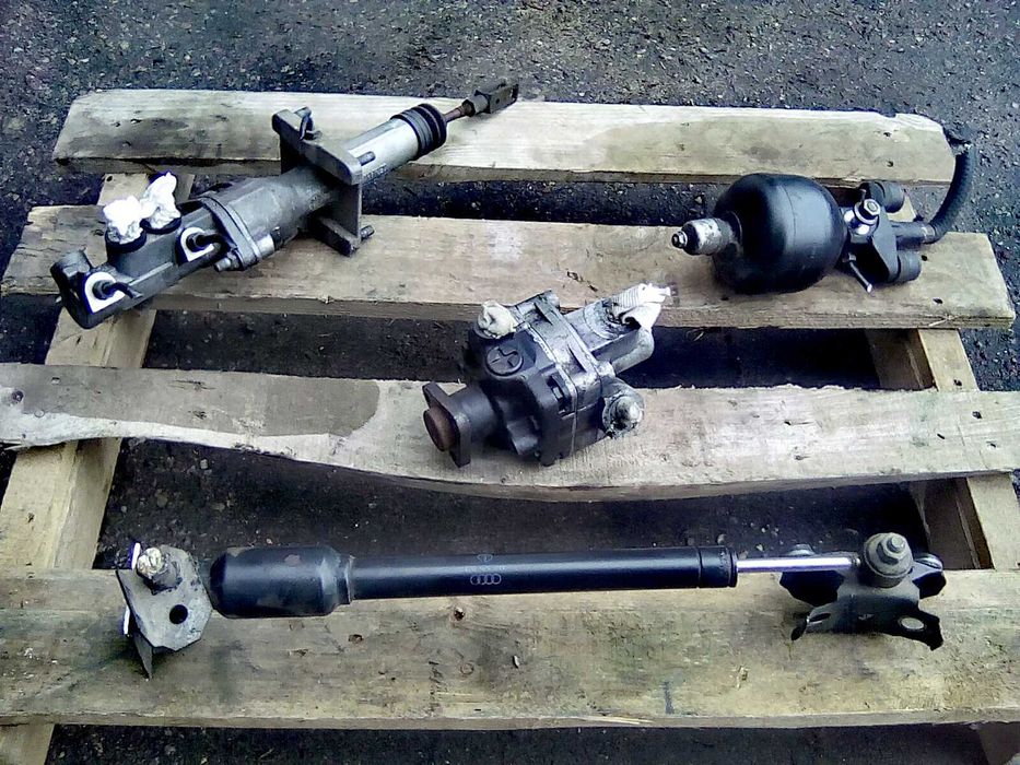 Gruszka ciśnienia Amortyzator skrętu Pompa Hamulcowa AUDI a6 s6 s4 c4 s2 Pompa Wspomagania A8 s8 D2