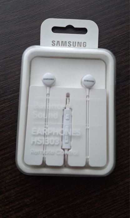 Продам внутрішньоканальні дротові навушники HS1303 SAMSUNG