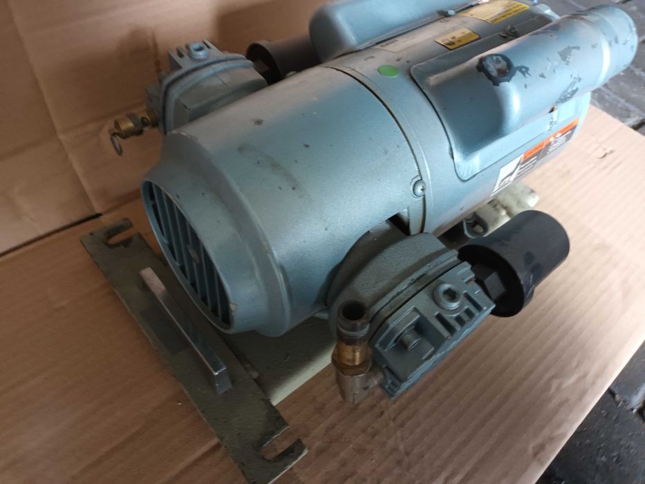 Sprężarka kompresor Gast 3HBE-10-M305X