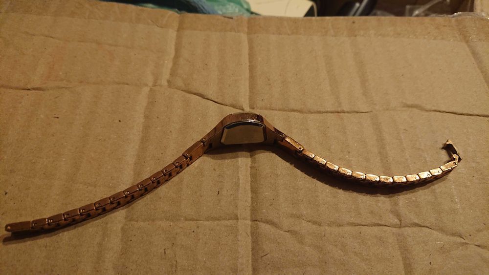 Женские миниатюрные часы