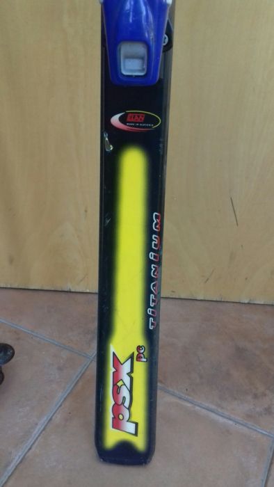 Skis Elan + bastões