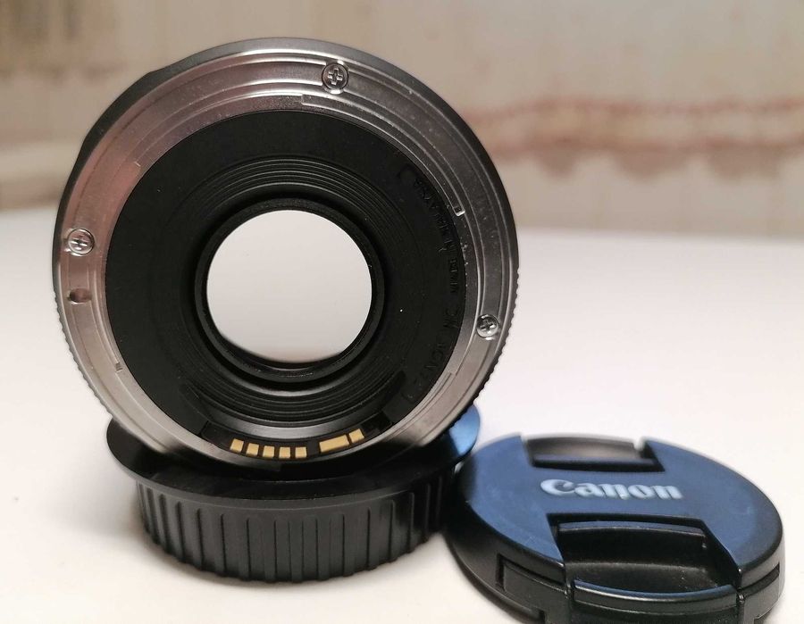Canon 50mm f/1.8 STM