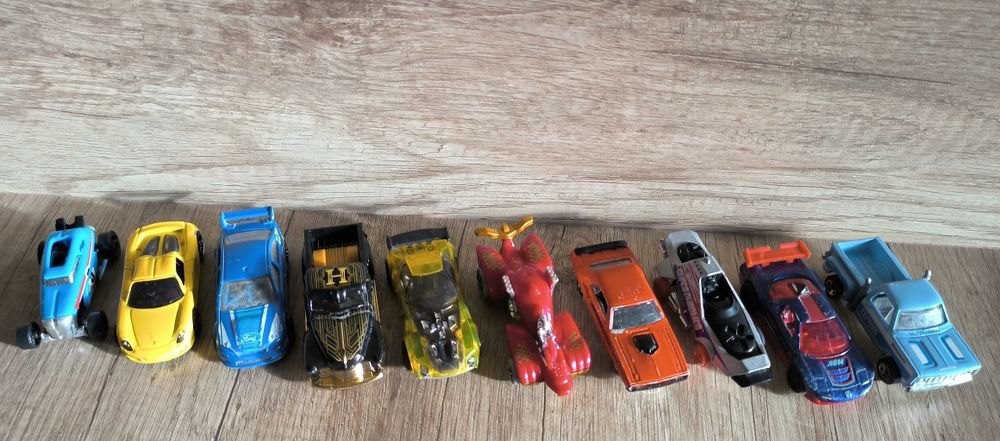 Машинки Hotwheels 10 шт