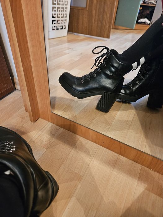 Botki Jenny Fairy na słupku wiązane 38