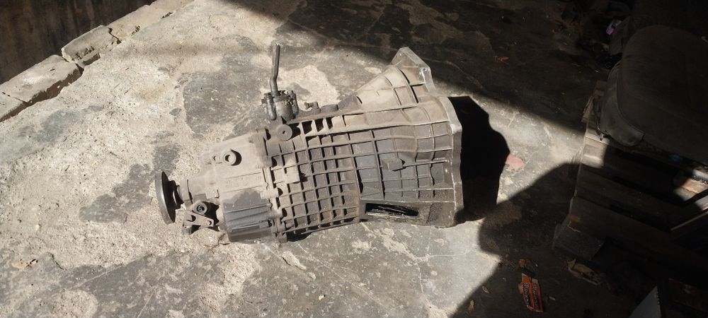 КПП Transit 2.5d 1993-2000 88VT-7K400-AA