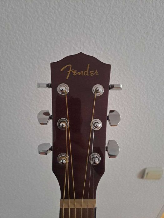 Продам гитару Fender CD 60 SB