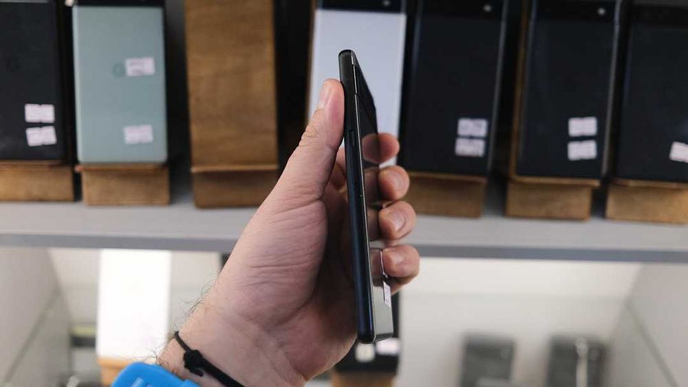 Google Pixel 6a 128Gb Charcoal Neverlock без вигорань Батарейки 100%