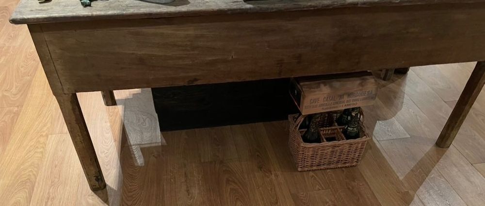 Mesa antiga rústica com patina original