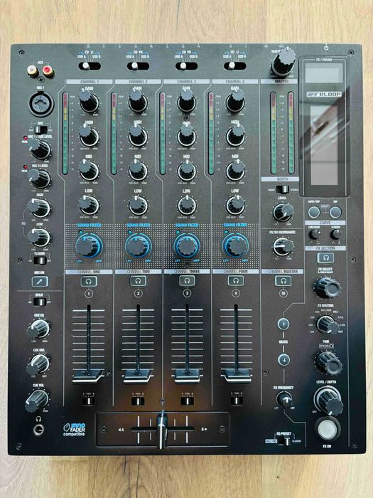 Mesa de Mistura Reloop RMX-95 Digital NOVA