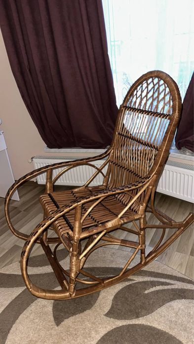 Крісло каталка, вʼязане