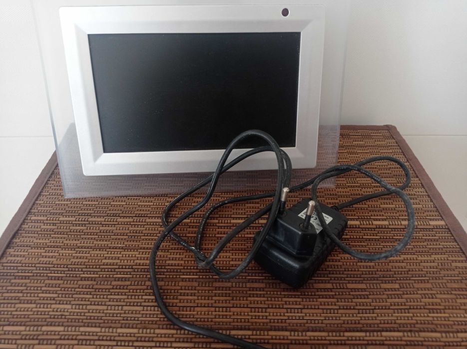 Moldura digital com manuais