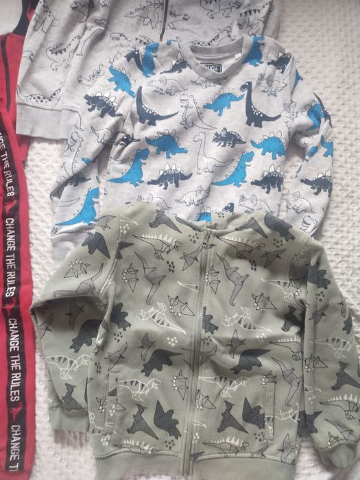 Zestaw ubranek dla chłopca  134 dinozaury Jurassic World Smyk C&A