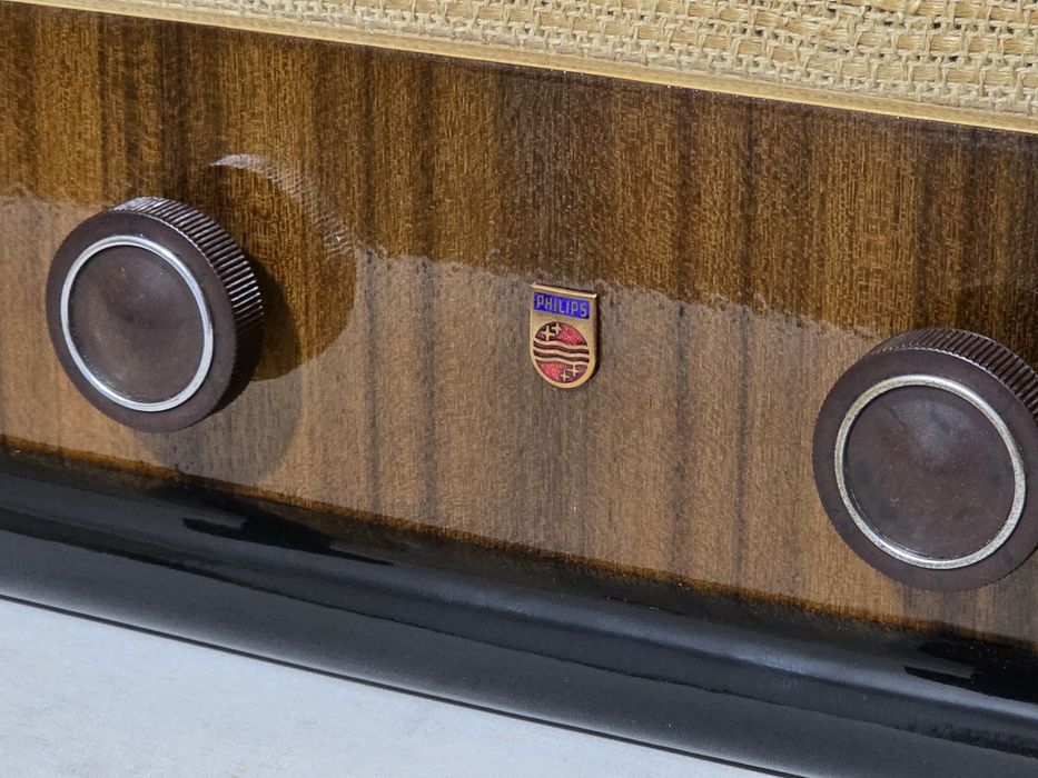Rádio antigo reparado Philips