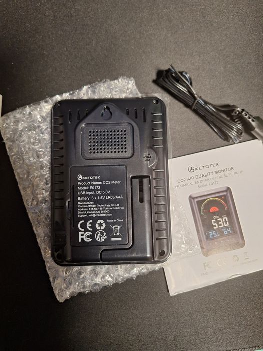 Детектор углекислого газа CO2 3 в 1: термометр и гигрометр