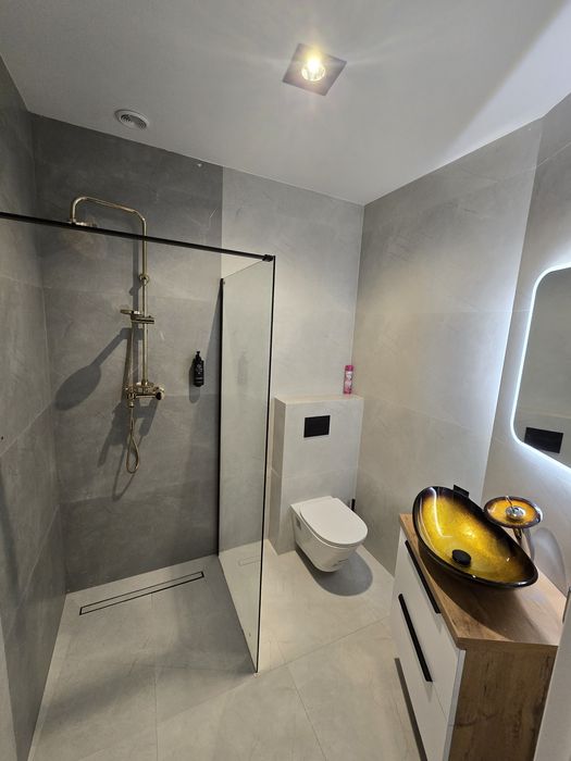 Apartament w centrum z jacuzzi , prywatny parking, 3-pokojowe   klimat