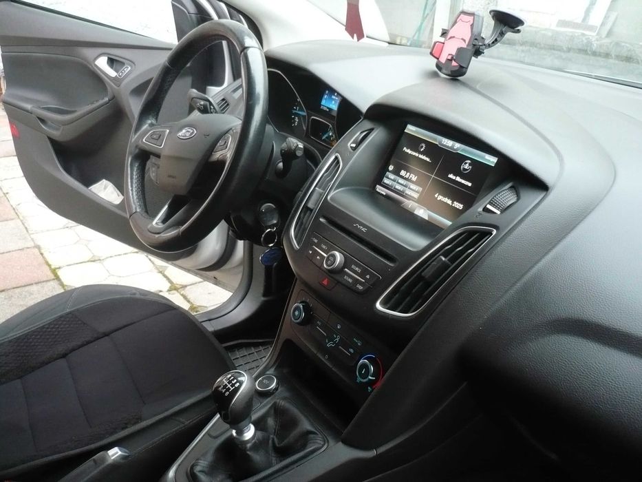 Ford Focus Kombi. Sprzedam lub zamiana na mniejsze auto.