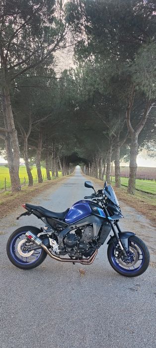 Yamaha MT-09 blue edition 23