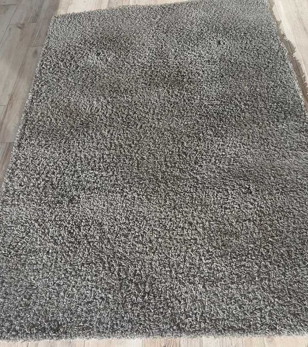 Tapete grande de cor cinzenta com 160 cm x 230 cm