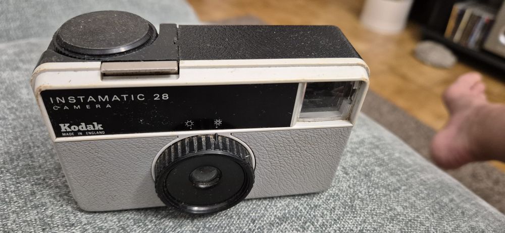 Maquina fotografica com rolo kodak