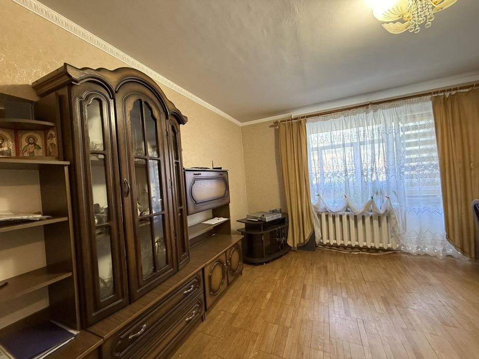 Здається чудова 3 кімната квартира по вулиці Брацлавська.