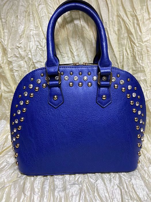 Женская синяя сумка украшенная камнями