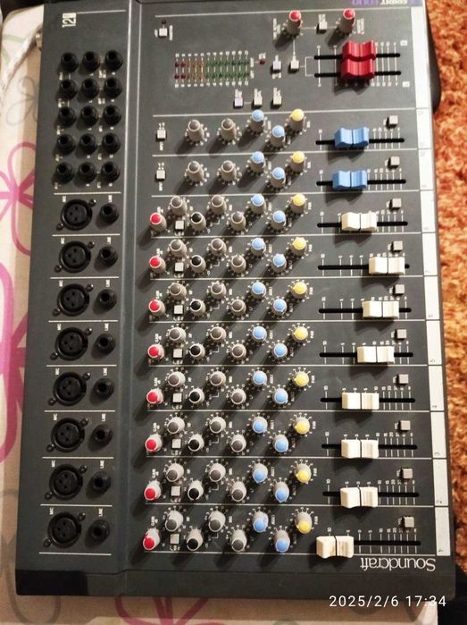 Мікшерний пульт Soundcraft spirit