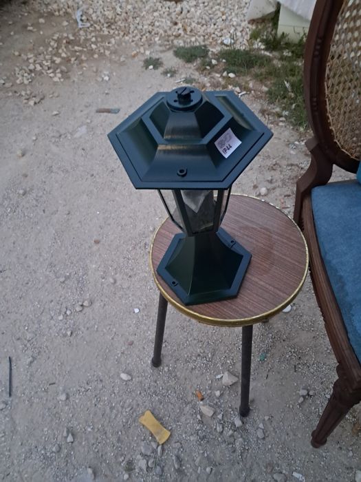 Lanterna em metal de jardim