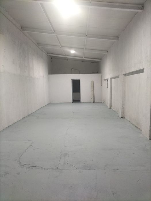 Armazém com 100m2 na Lançada