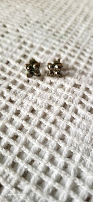 Brincos de madrepérola artificial