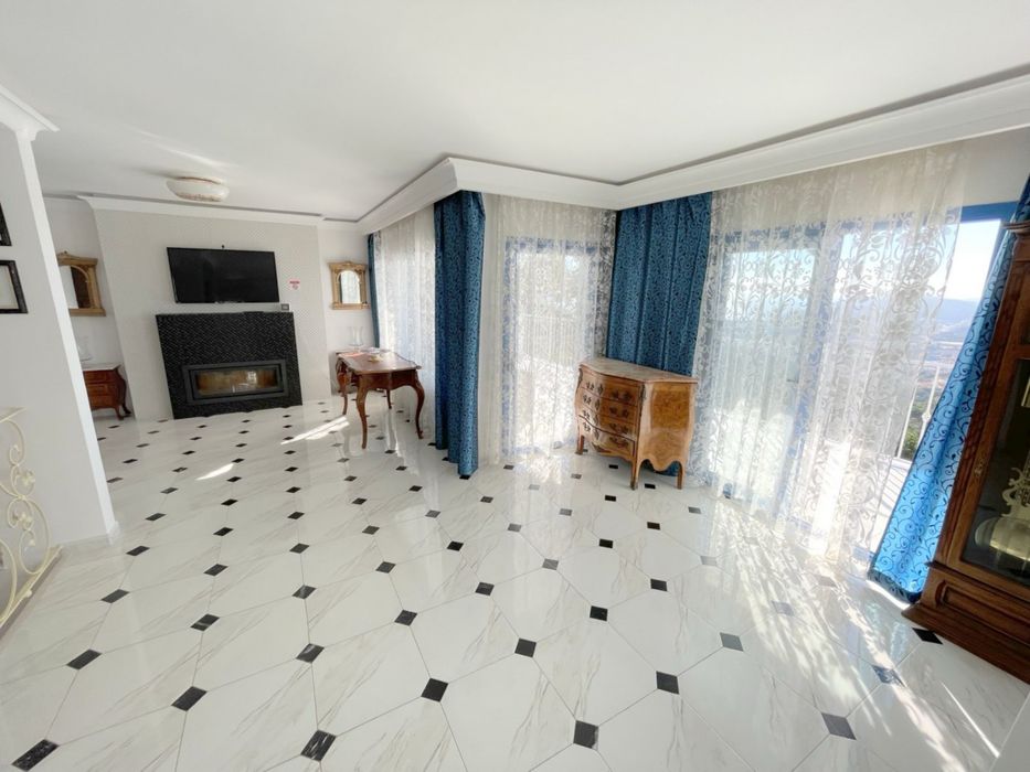 Власник Вілла Поруч Барселона, Іспанія. Франція 100км. Готівка Крипта