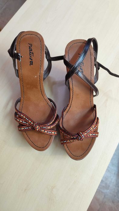 Sapatos Natura, tamanho 39