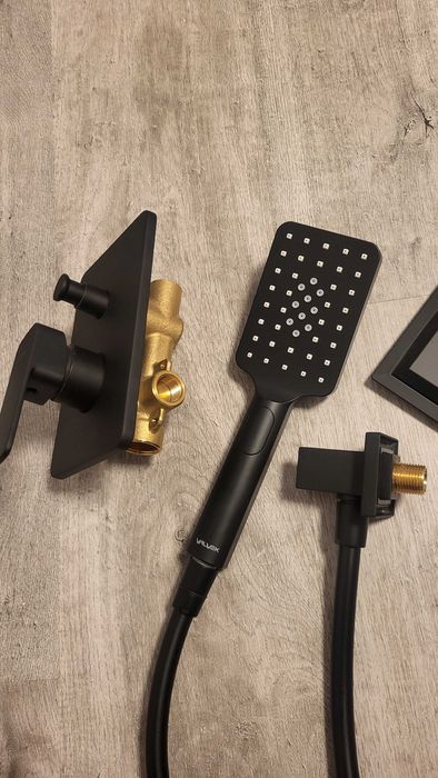 System podtynkowy Valvex Remo Black prysznic deszczownica