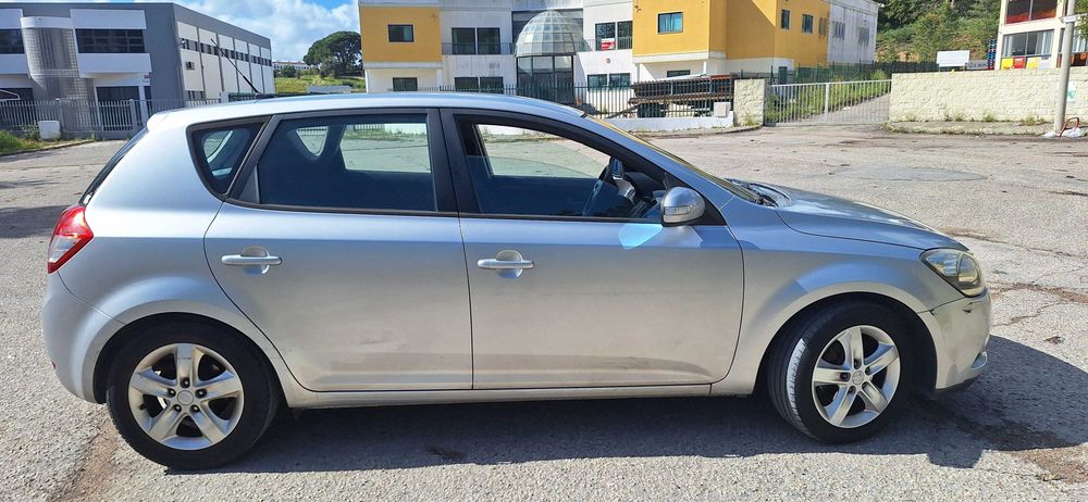 Kia Ceed  1.6 CRDi EX