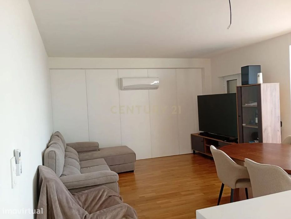 T2 - Oportunidade em Beja: Apartamento Totalmente Remodelado no 6º And