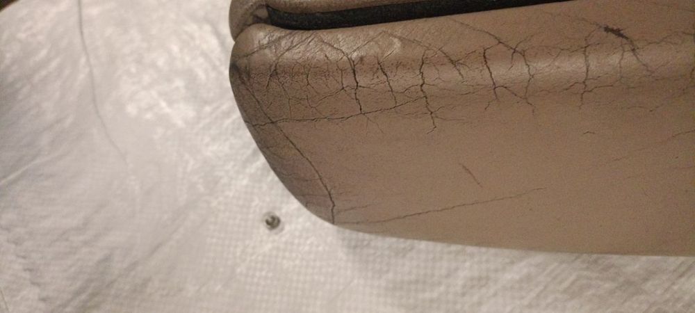 Podłokietnik Audi A6 C5 skóra